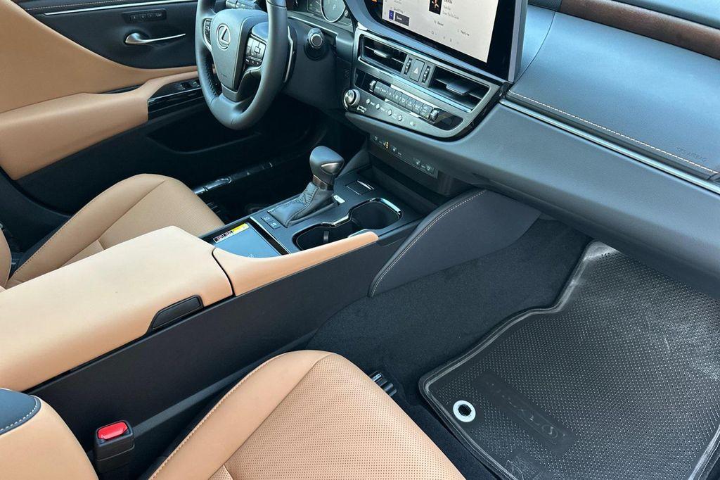 new 2025 Lexus ES 300h car, priced at $51,019