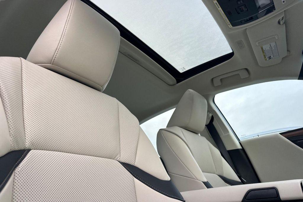 new 2025 Lexus ES 350 car, priced at $48,114