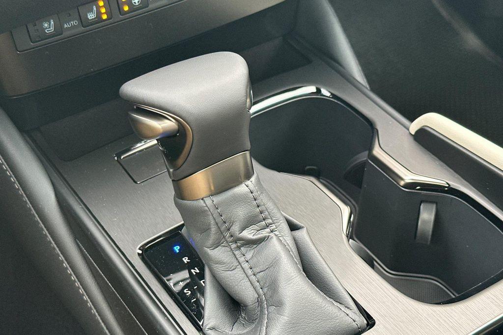 new 2025 Lexus ES 350 car, priced at $48,114