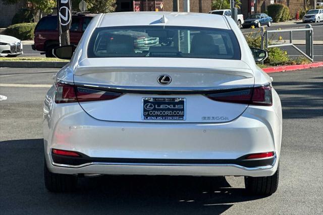 new 2025 Lexus ES 300h car, priced at $51,229