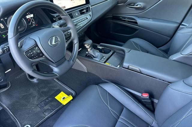 new 2025 Lexus ES 300h car, priced at $56,609