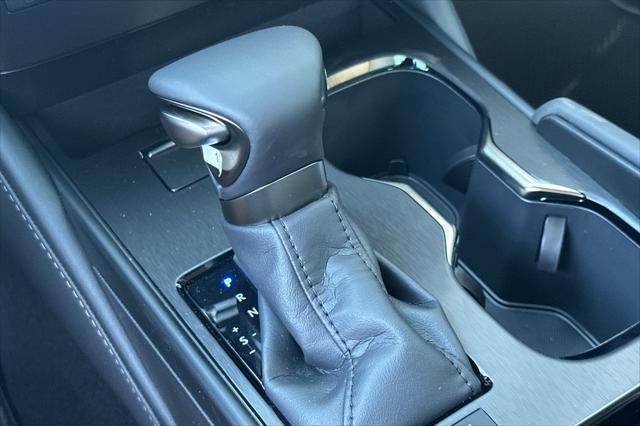 new 2025 Lexus ES 300h car, priced at $56,609