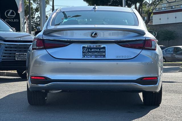 new 2025 Lexus ES 300h car, priced at $56,609