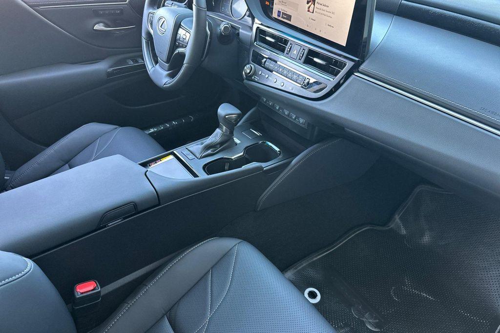 new 2025 Lexus ES 300h car, priced at $56,609