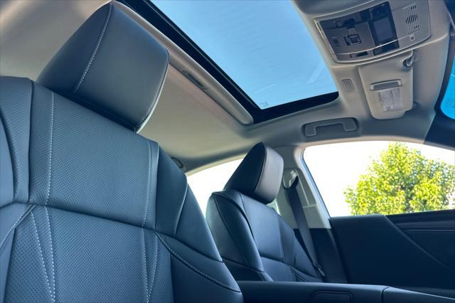 new 2025 Lexus ES 300h car, priced at $56,609