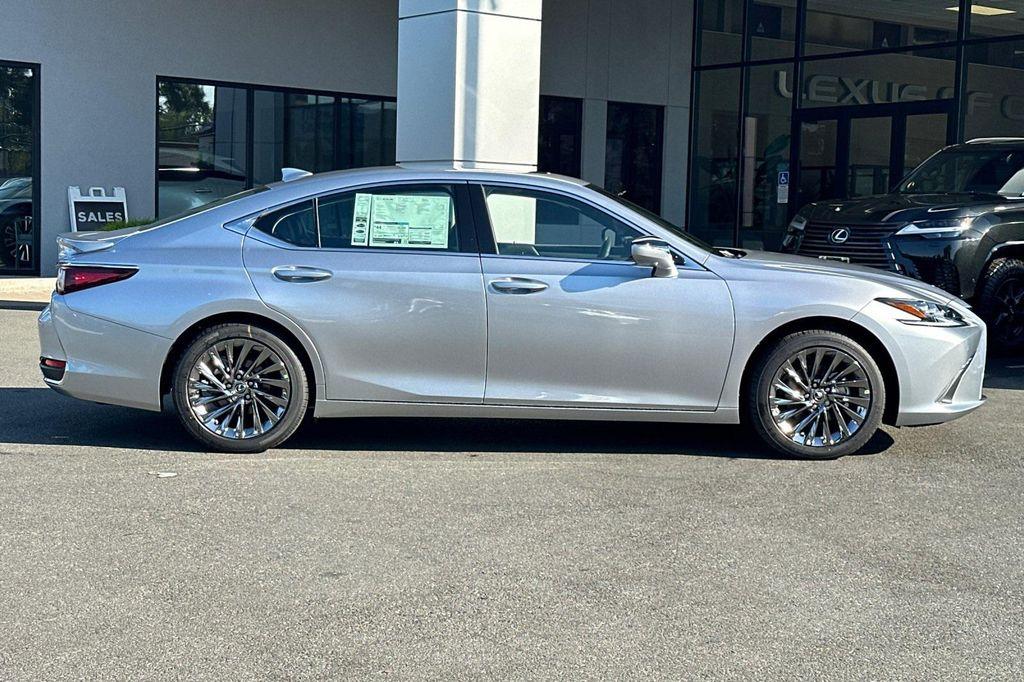 new 2025 Lexus ES 300h car, priced at $56,609