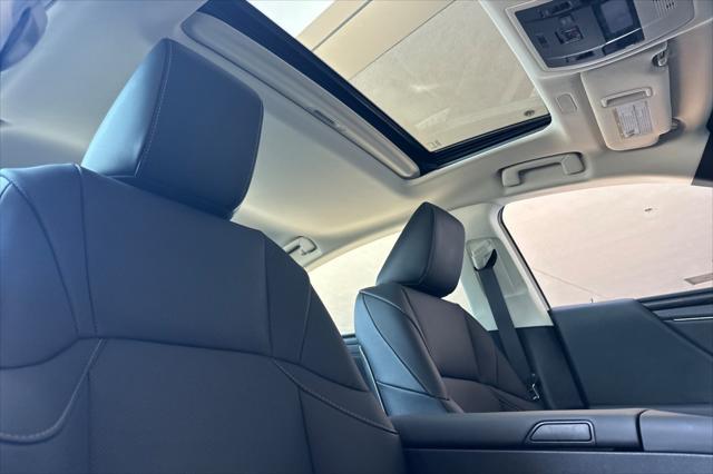 used 2025 Lexus ES 300h car, priced at $46,998