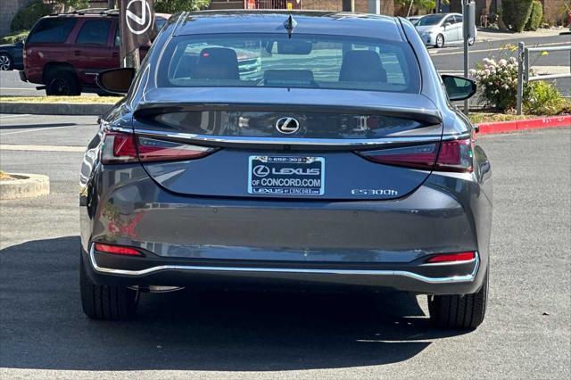 new 2025 Lexus ES 300h car, priced at $52,994