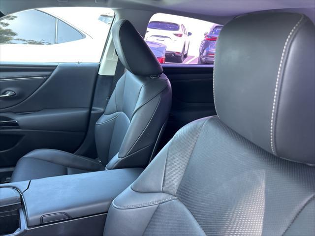 used 2022 Lexus ES 300h car, priced at $41,998