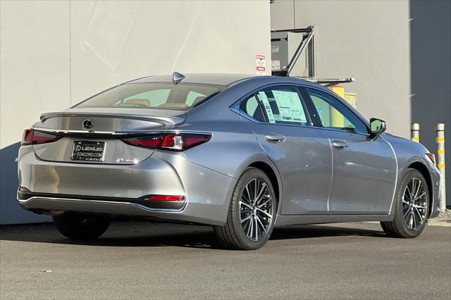 new 2025 Lexus ES 300h car, priced at $52,664