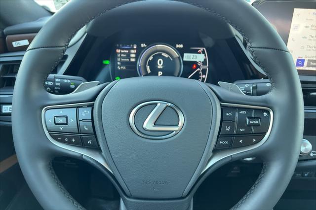 new 2025 Lexus ES 300h car, priced at $52,664