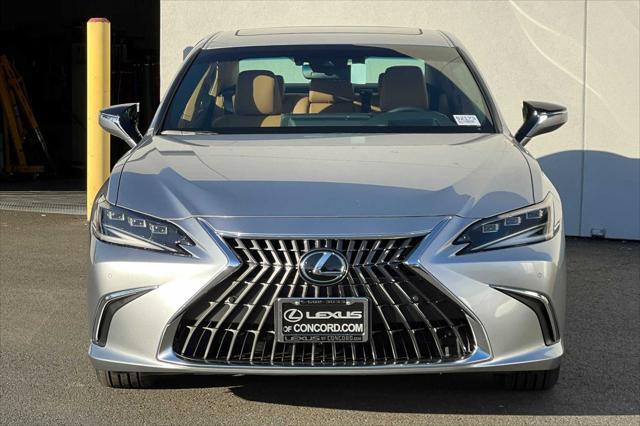 new 2025 Lexus ES 300h car, priced at $52,664