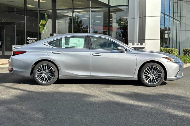 new 2025 Lexus ES 300h car, priced at $51,229