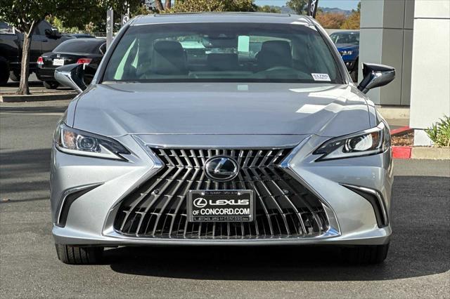 new 2025 Lexus ES 300h car, priced at $51,229