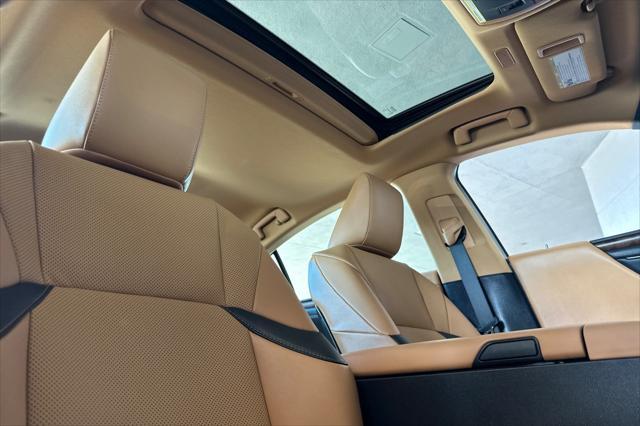 used 2022 Lexus ES 300h car, priced at $40,998