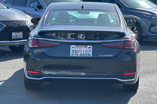 used 2022 Lexus ES 300h car, priced at $40,998