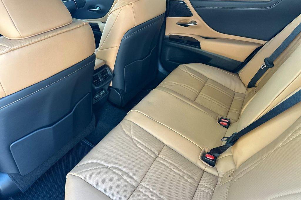 new 2025 Lexus ES 300h car, priced at $57,229