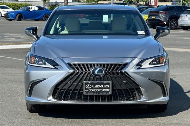 new 2025 Lexus ES 300h car, priced at $50,899
