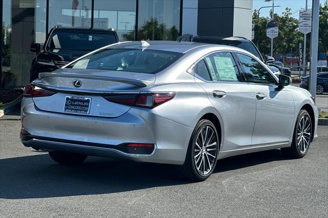 new 2025 Lexus ES 300h car, priced at $50,899