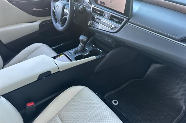 new 2025 Lexus ES 300h car, priced at $50,899
