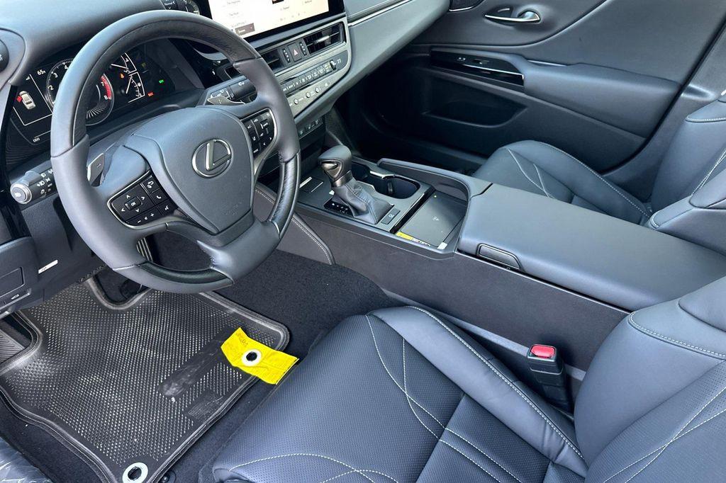 new 2025 Lexus ES 350 car, priced at $54,714