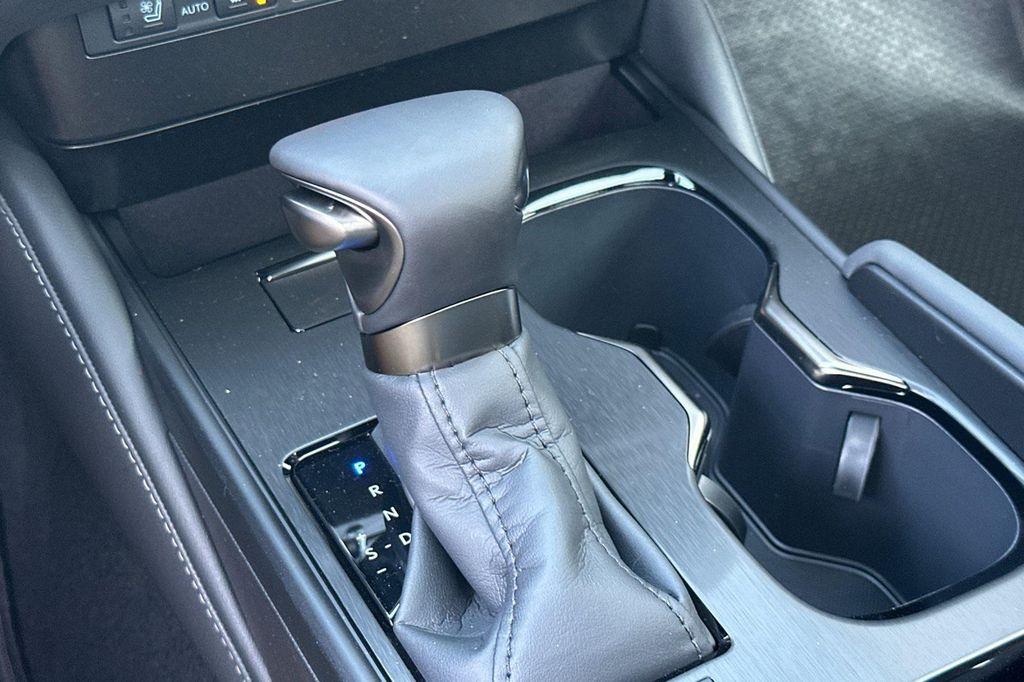new 2025 Lexus ES 350 car, priced at $54,714