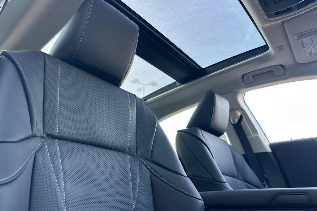 new 2025 Lexus ES 350 car, priced at $54,714