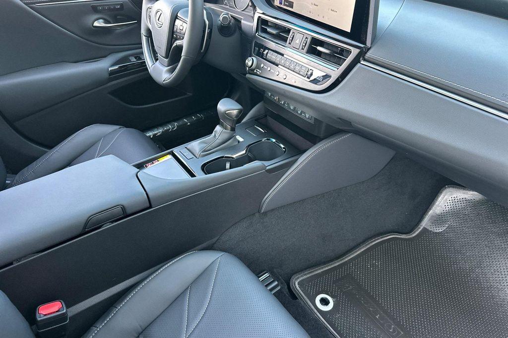 new 2025 Lexus ES 350 car, priced at $54,714