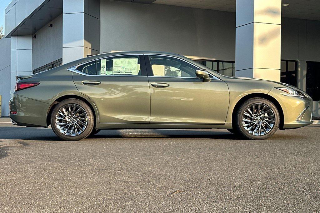 new 2025 Lexus ES 350 car, priced at $54,714