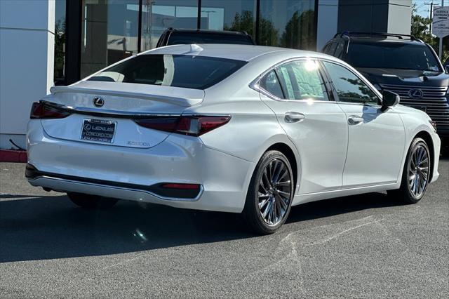 new 2025 Lexus ES 300h car, priced at $56,609