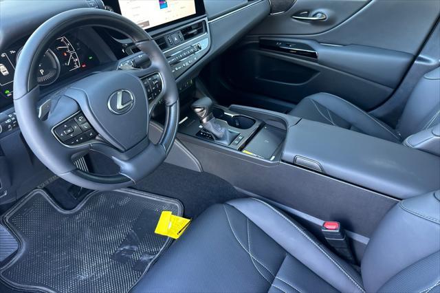 new 2025 Lexus ES 300h car, priced at $56,609