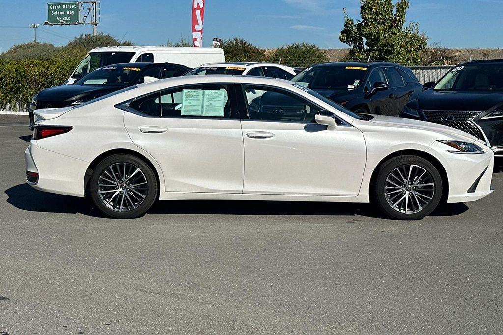 used 2025 Lexus ES 300h car, priced at $42,388