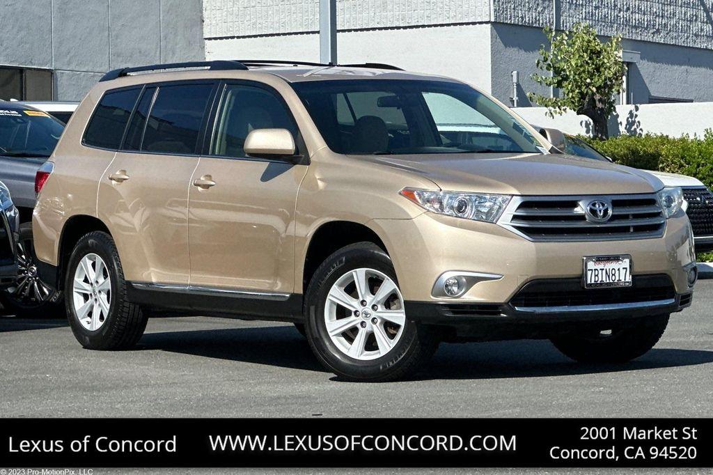 used 2013 Toyota Highlander car, priced at $14,388