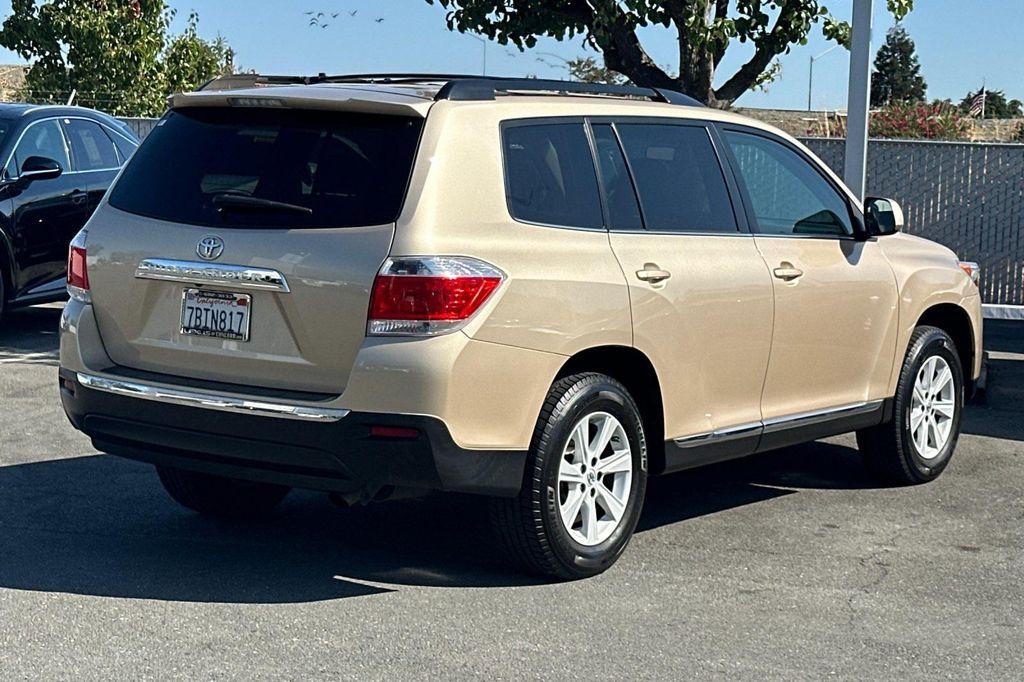 used 2013 Toyota Highlander car, priced at $14,388