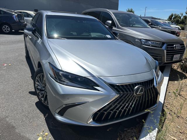 used 2025 Lexus ES 300h car, priced at $50,998
