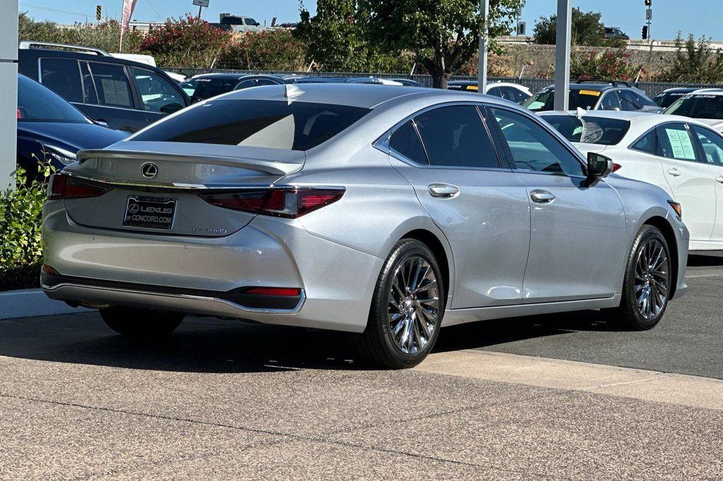 used 2025 Lexus ES 300h car, priced at $49,588