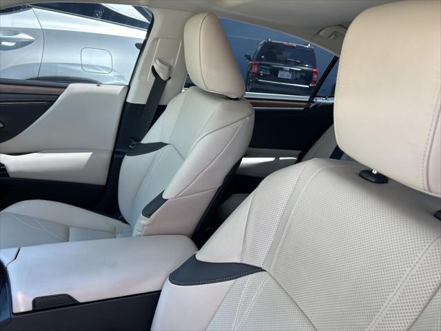 used 2025 Lexus ES 300h car, priced at $50,998