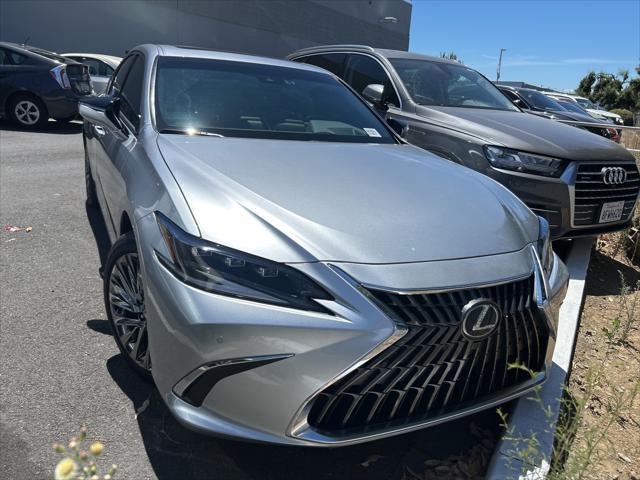 used 2025 Lexus ES 300h car, priced at $50,998