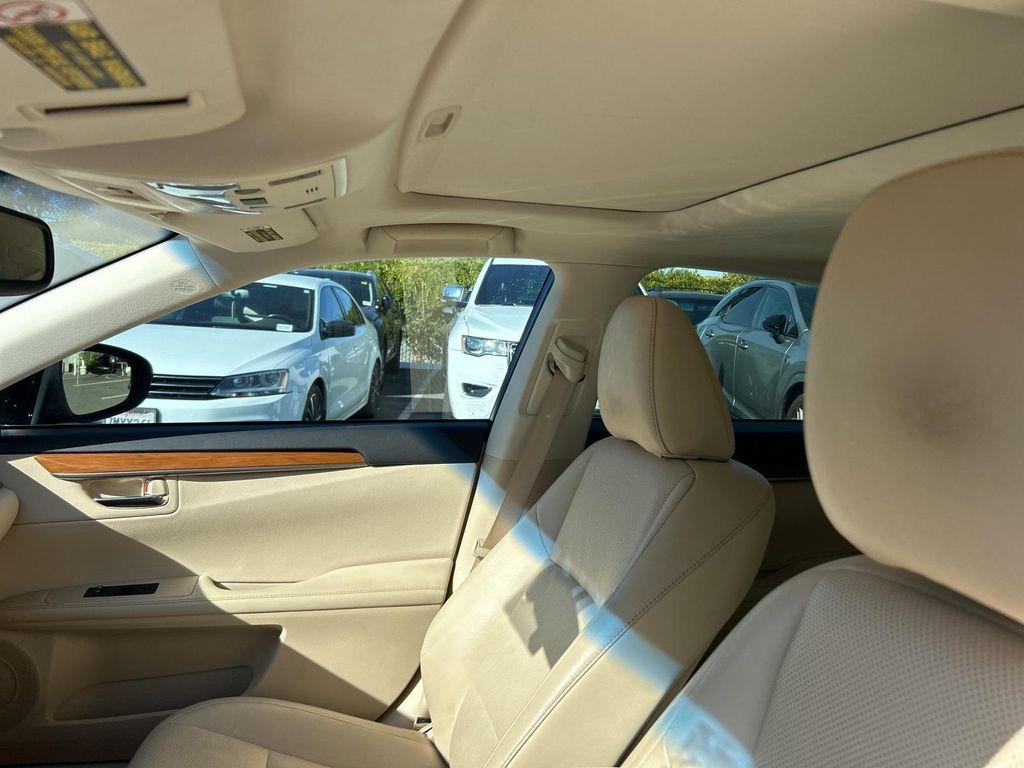 used 2014 Lexus ES 300h car, priced at $19,998