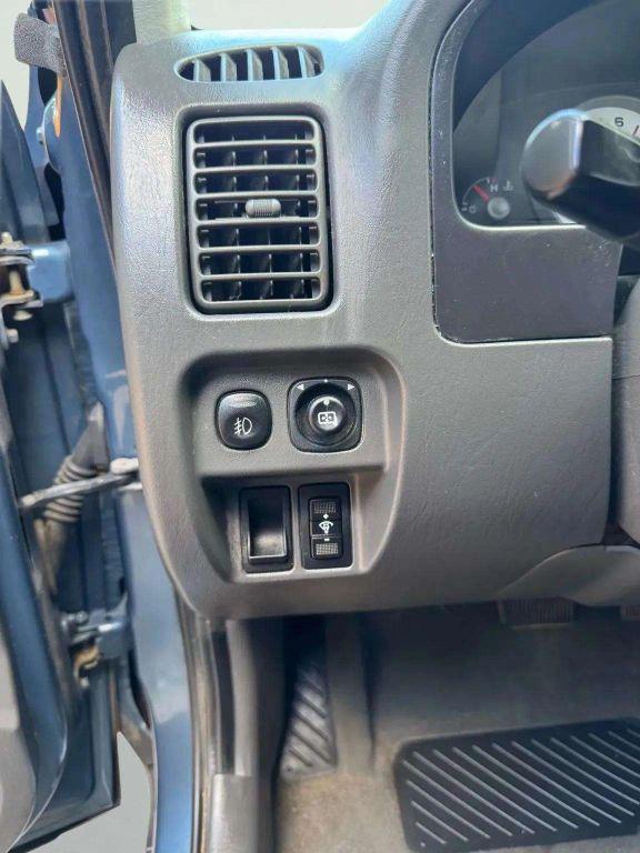 used 2005 Ford Escape car, priced at $4,900