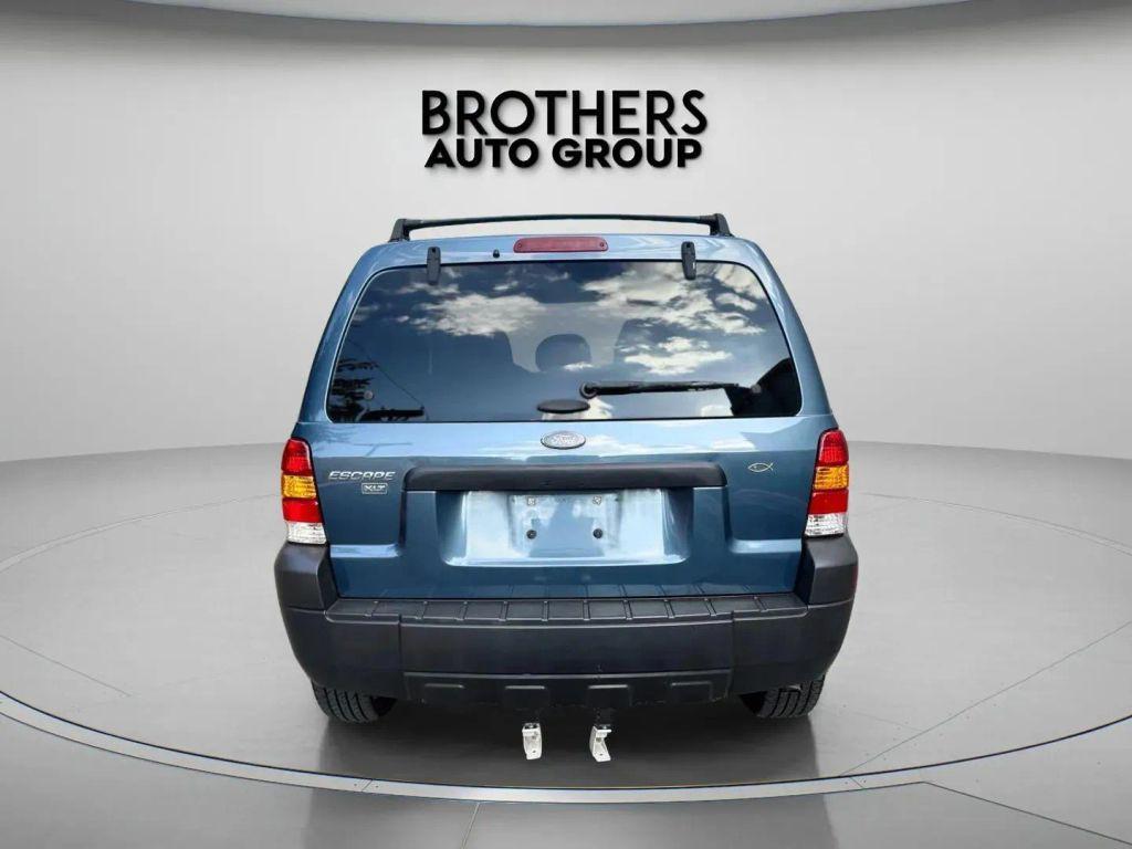 used 2005 Ford Escape car, priced at $4,900