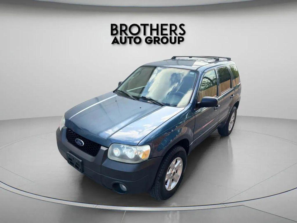 used 2005 Ford Escape car, priced at $4,900