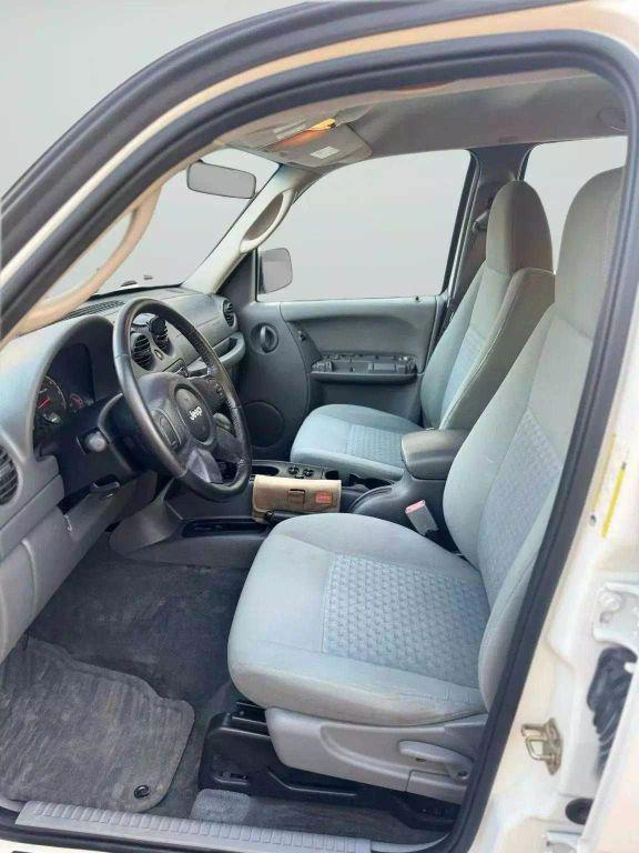 used 2007 Jeep Liberty car, priced at $5,900