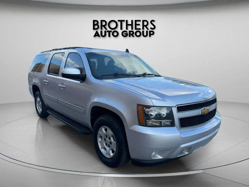 used 2014 Chevrolet Suburban car, priced at $10,900