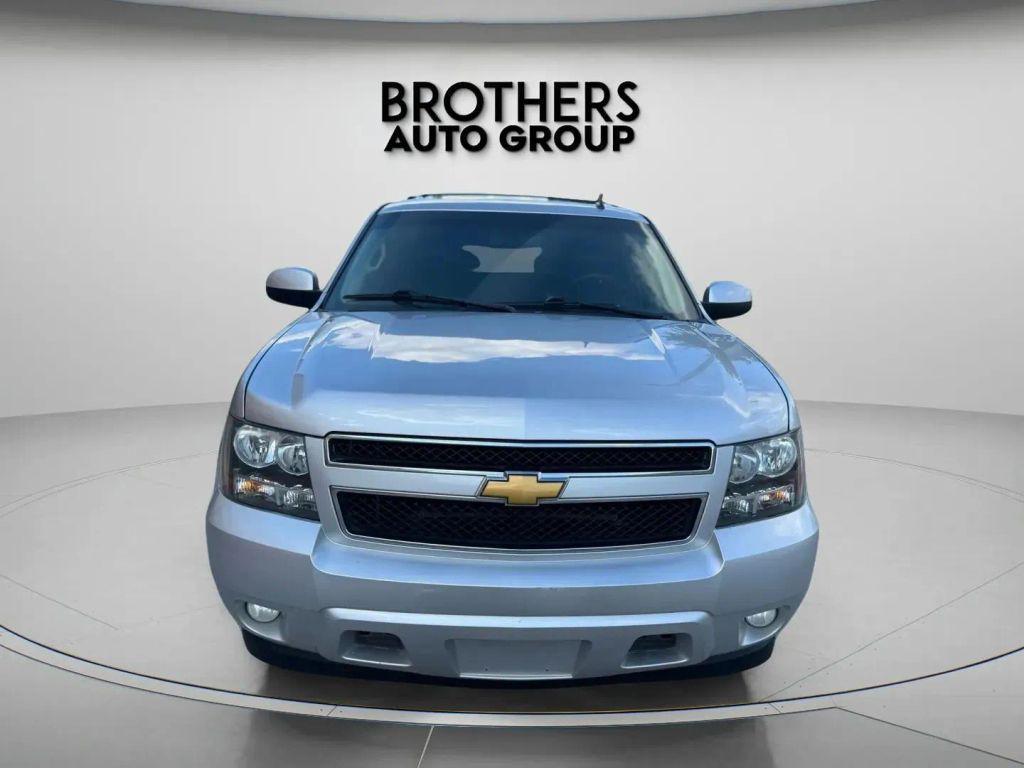 used 2014 Chevrolet Suburban car, priced at $10,900