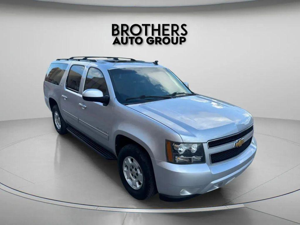 used 2014 Chevrolet Suburban car, priced at $10,900