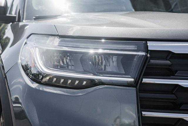 new 2025 Ford Explorer car, priced at $44,262