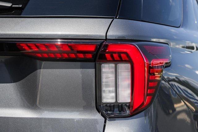 new 2025 Ford Explorer car, priced at $44,262