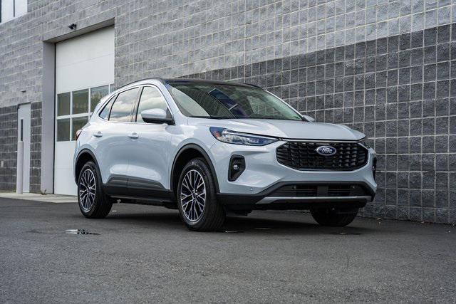 new 2025 Ford Escape PHEV car, priced at $33,274
