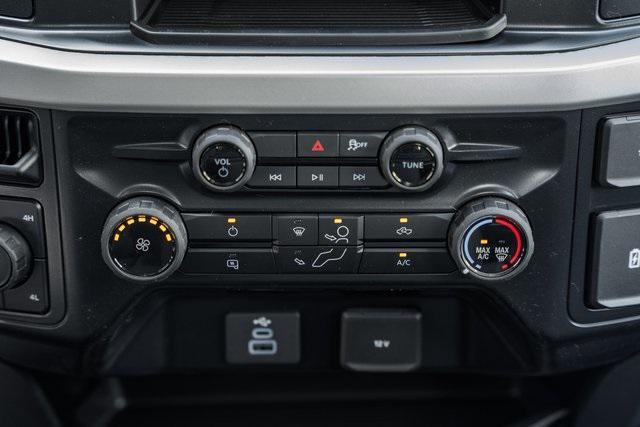 new 2025 Ford F-250 car, priced at $54,992